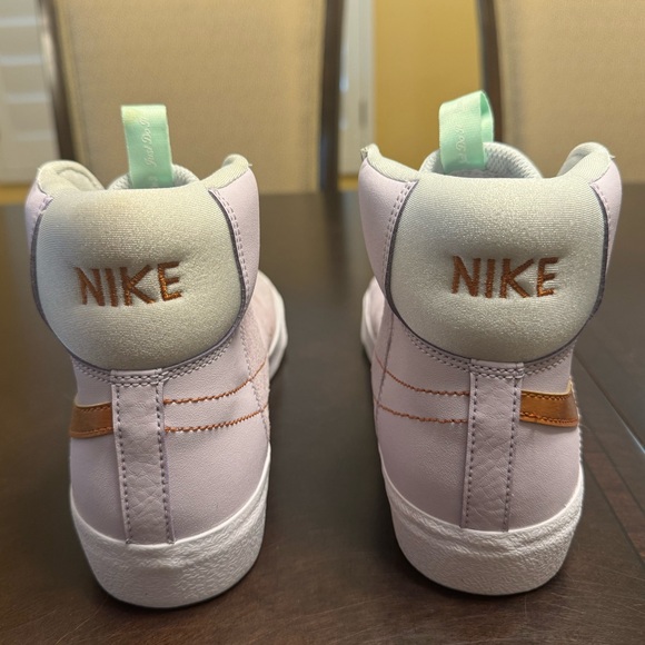 New Nike Blazer Mid 77 Lilac Sneaker Shoes - Picture 9 of 13